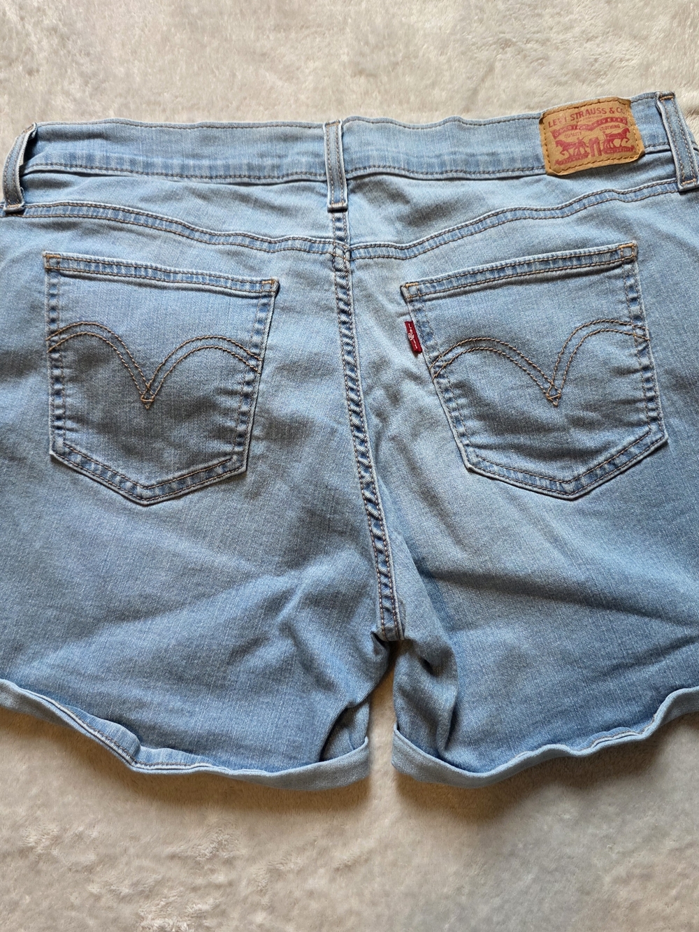Levi's Light Wash Blue Denim High-Rise Women's Shorts Like New